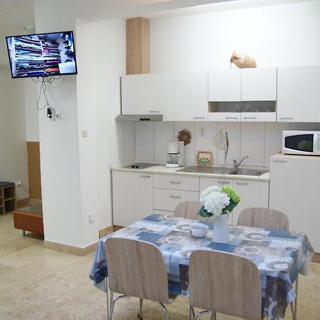 Apartman Ivana พูลา ภายนอก รูปภาพ