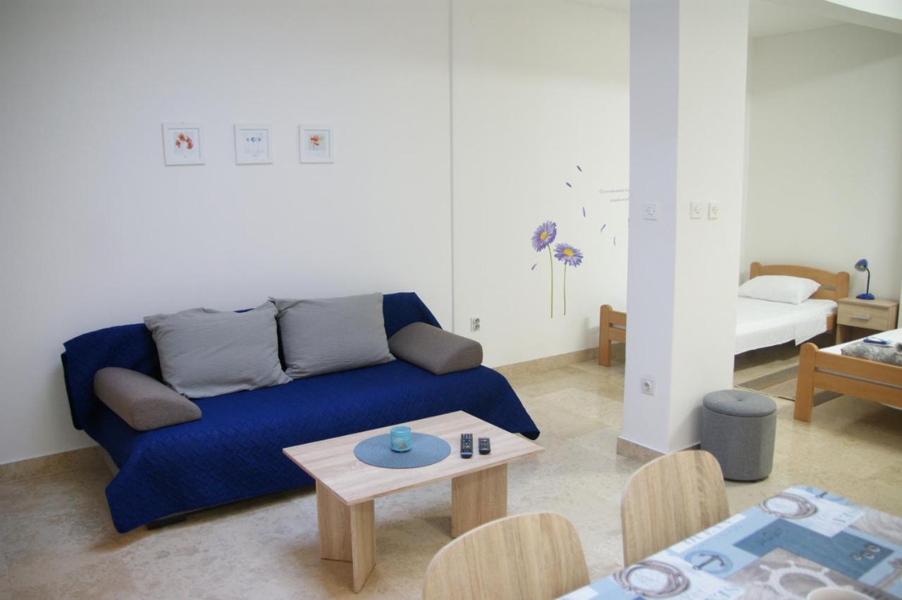 Apartman Ivana พูลา ภายนอก รูปภาพ