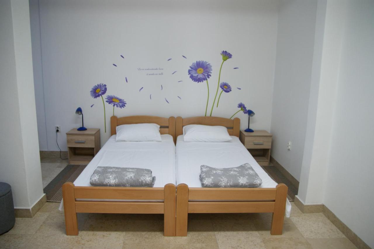 Apartman Ivana พูลา ภายนอก รูปภาพ
