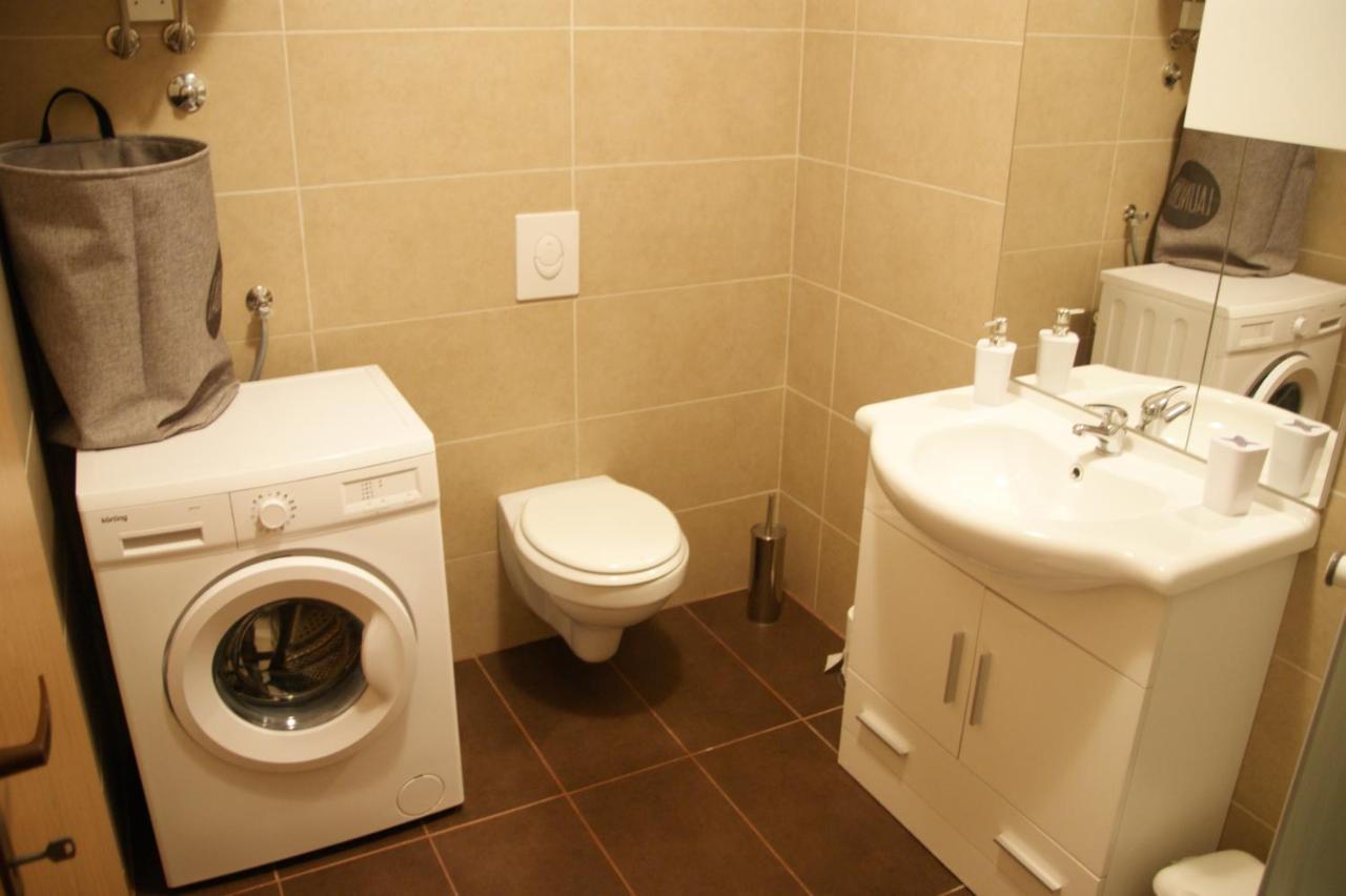 Apartman Ivana พูลา ภายนอก รูปภาพ