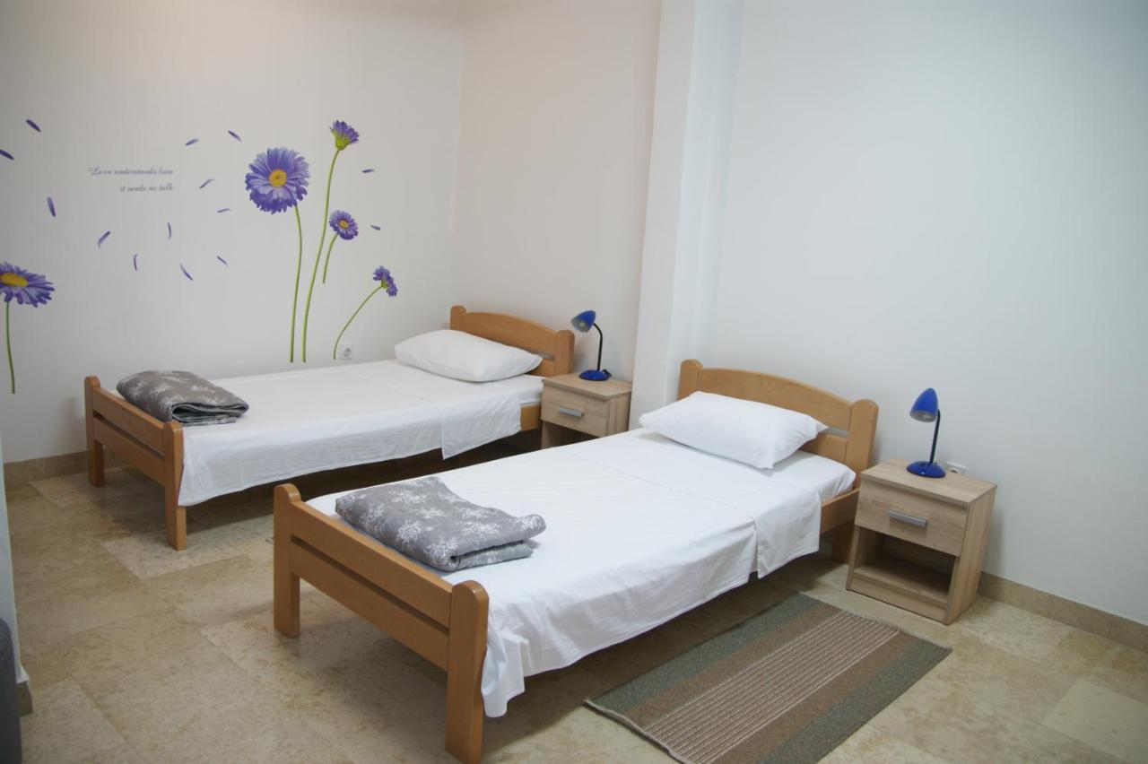 Apartman Ivana พูลา ภายนอก รูปภาพ