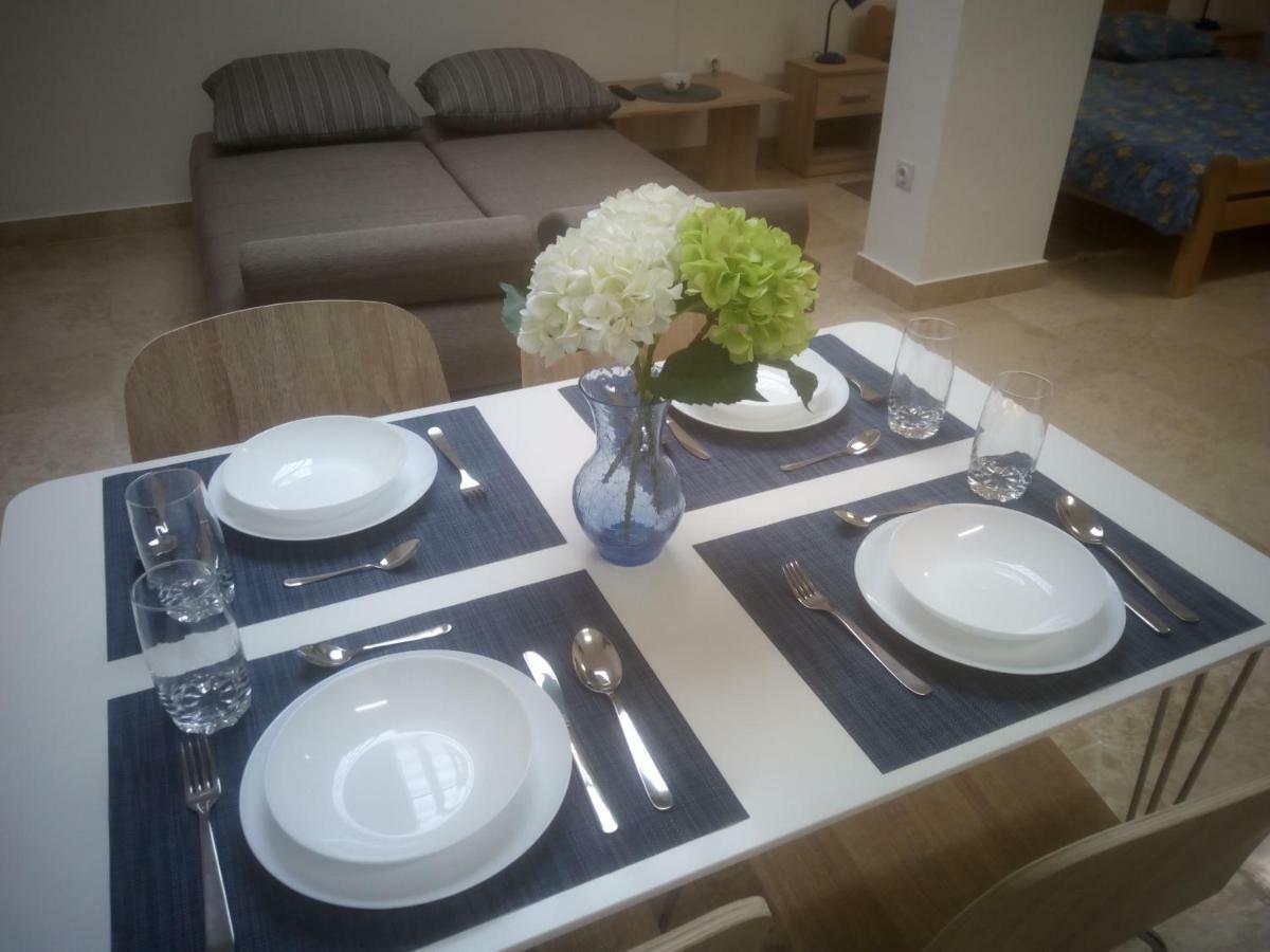 Apartman Ivana พูลา ภายนอก รูปภาพ
