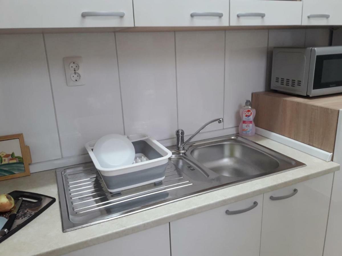 Apartman Ivana พูลา ภายนอก รูปภาพ