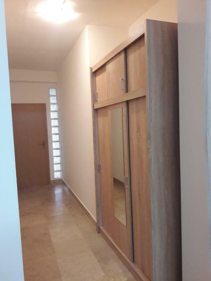 Apartman Ivana พูลา ภายนอก รูปภาพ