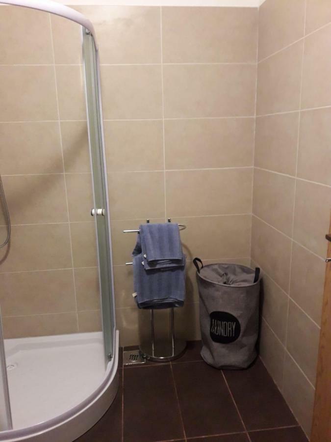 Apartman Ivana พูลา ภายนอก รูปภาพ